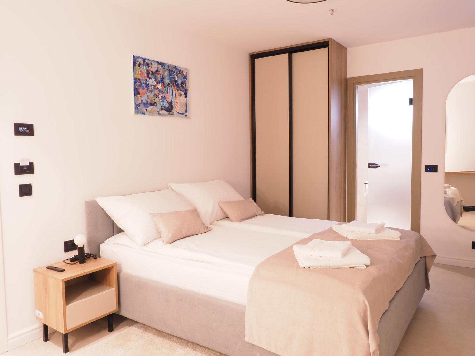 Old Town Akademis Gariste Bed & Breakfast
